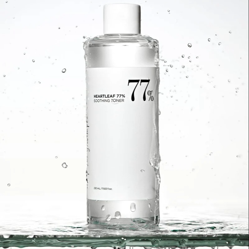 Anua Heartleaf Soothing Toner 250ml bottle with 77% heartleaf extract for calming and hydrating sensitive skin.