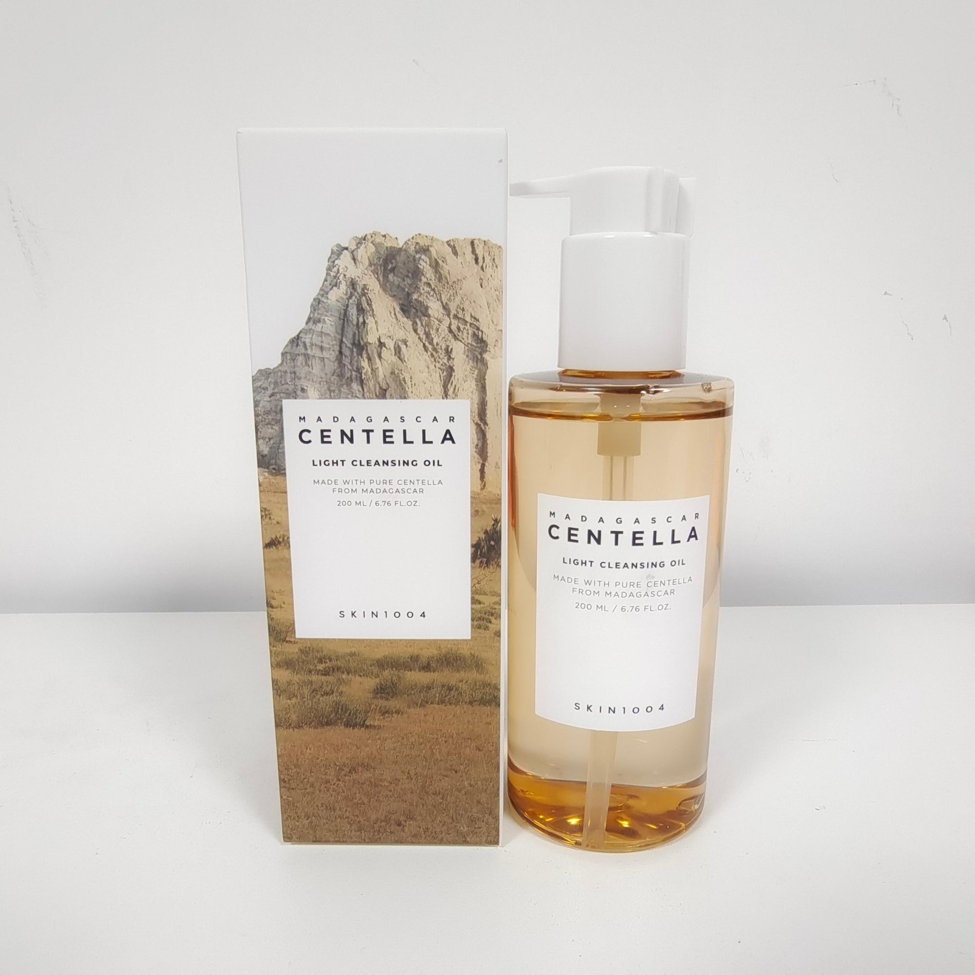Madagascar Centella Light Cleansing Oil